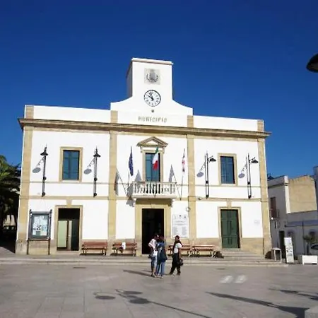 Сasa de vacaciones House With 2 Bedrooms In With Furnished Terrace Calasetta